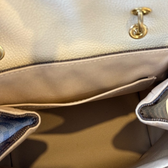 LOUIS VUITTON Damier Ebene Clapton Backpack in Creme. - Picture 9 of 14